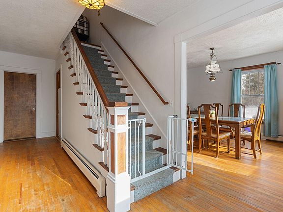3rd image of 79 Pioneer Street