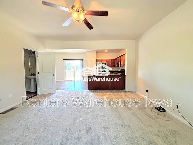 52 SE Booth Ave — Photo 10