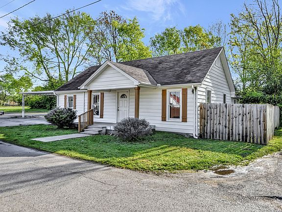 2nd image of 2404 Burbank Ave