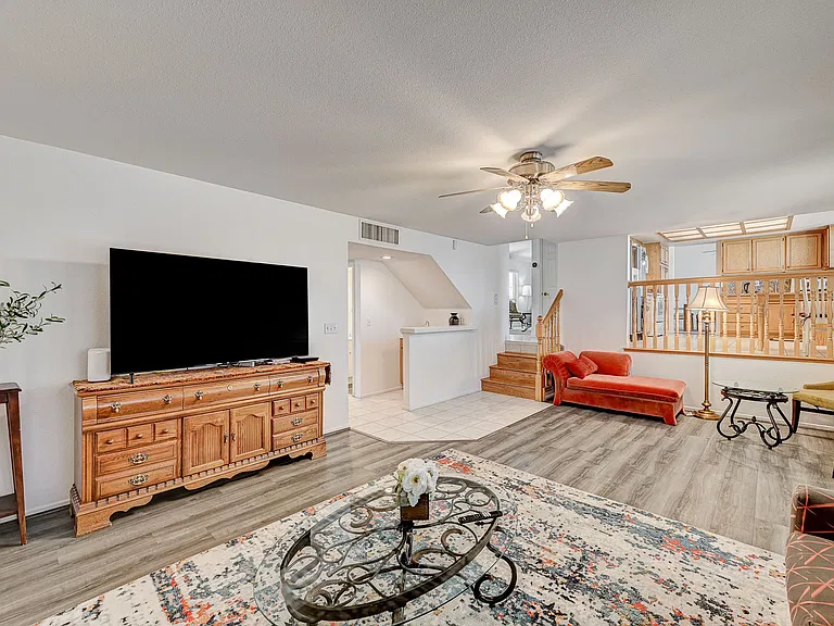 8412 Vibrant Dr — Photo 23