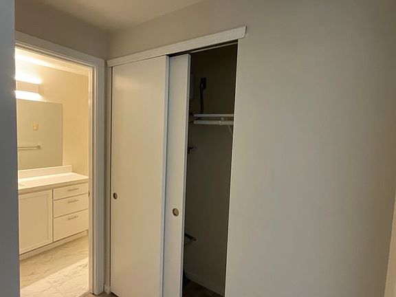5th image of R 1619 127th Ave NE #0
