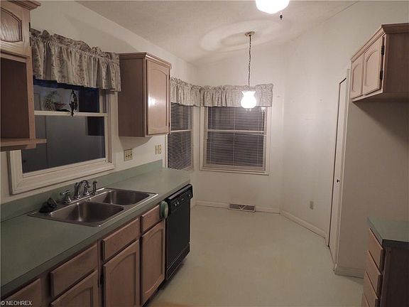 2nd image of 10510 Greenview Ave