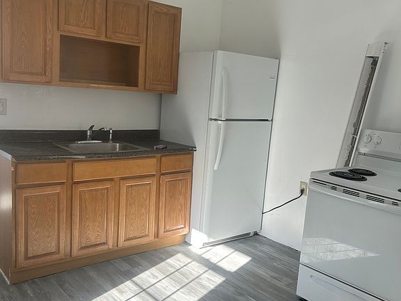 3rd image of 210 W Broad St #1