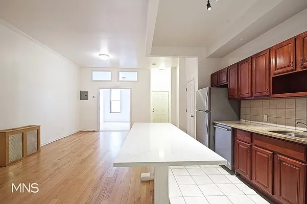 Rented by MNS | media 15