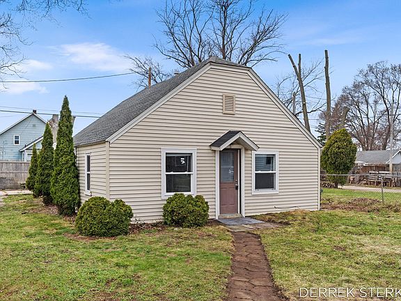 3rd image of 172 Reed Ave