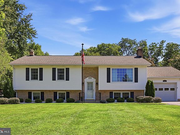 4th image of 8117 Runnymeade Dr