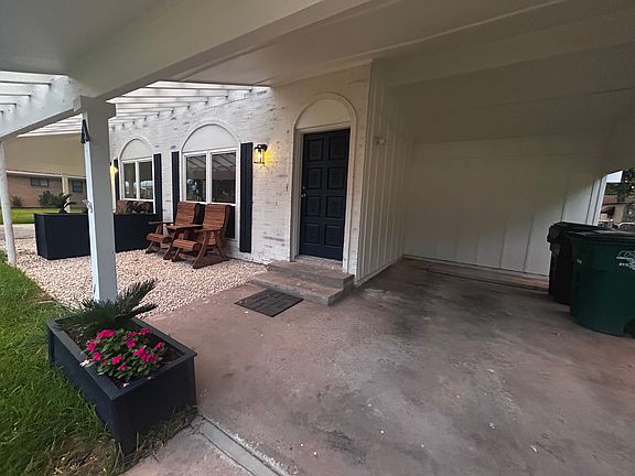 covered parking/carport