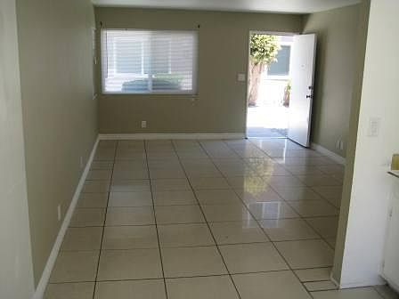 4th image of 250 N Tahquitz Ave APT B