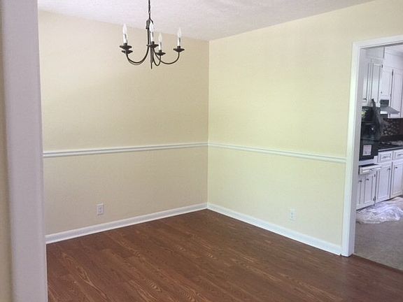 3rd image of 105 Bridlewood Dr