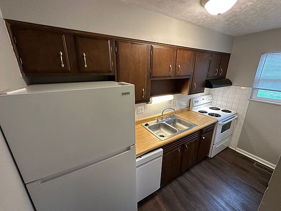 4th image of 2212 36th St APT 3