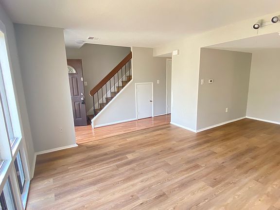 3rd image of 1192 Dublin Pl
