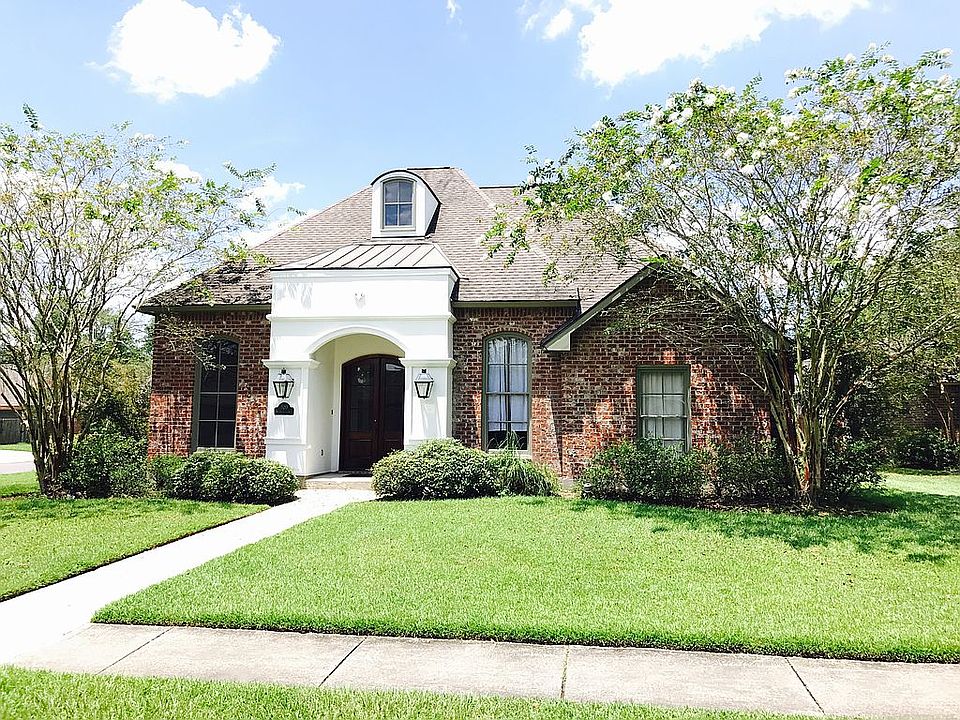 1st image of 320 S Club Ave