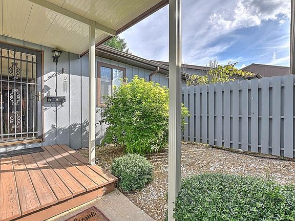 4th image of 78 Tulip Grove Cir #10