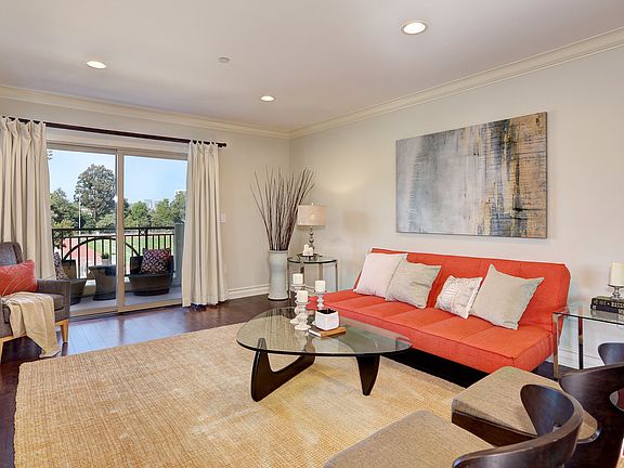 5th image of 1417 S Westgate Ave #Penthouse 2