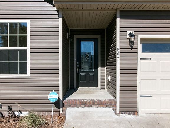 3rd image of 847 Shelton Cir