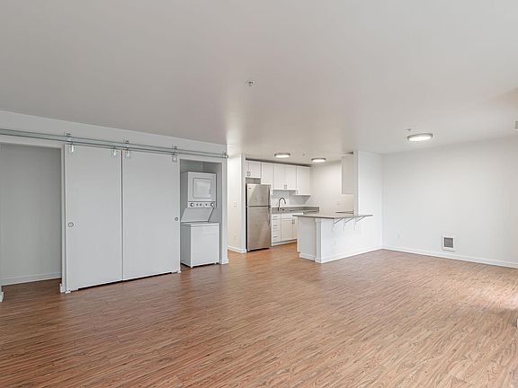 5th image of 524 5th Ave W APT 401