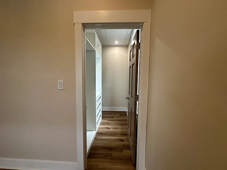 242 E 2nd St #1 — Photo 8