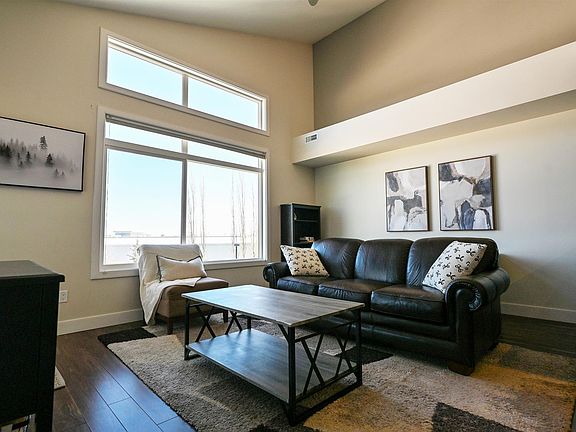 3rd image of 279 Wye Rd #302