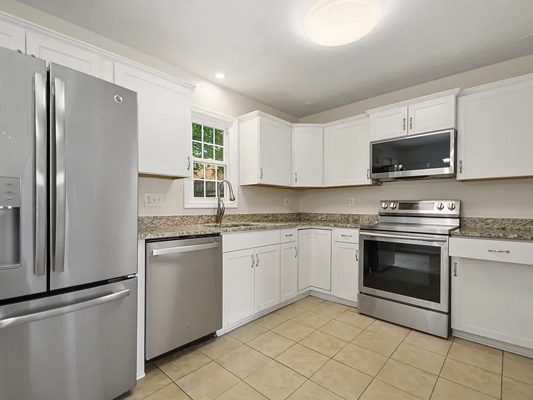 206 Ash Hollow Dr — Photo 9