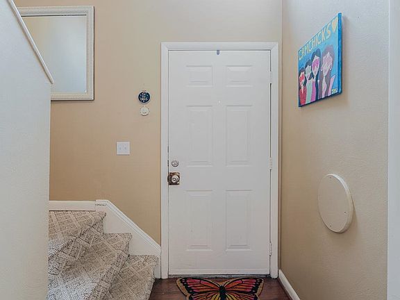 4th image of 1442 Bradley Dr