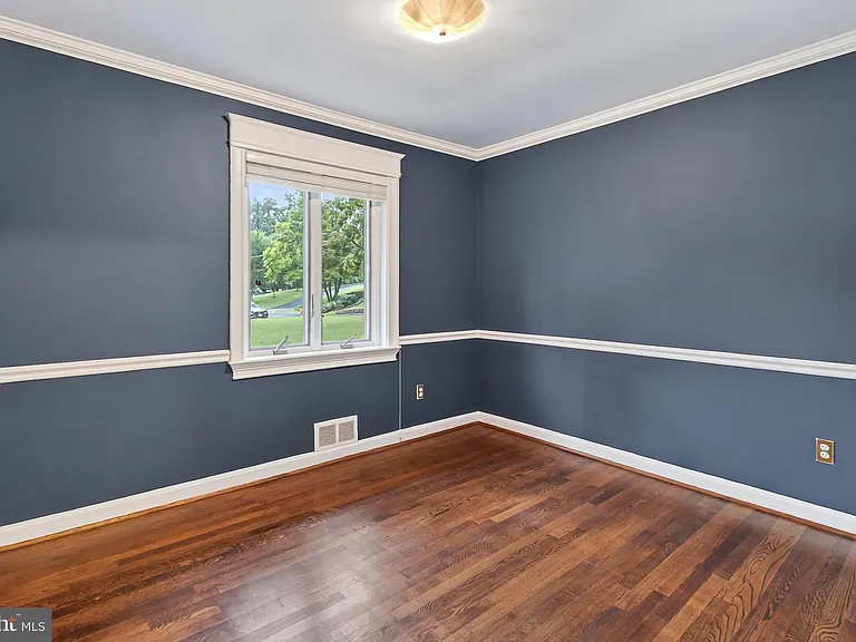 7614 Woodridge Cir — Photo 24