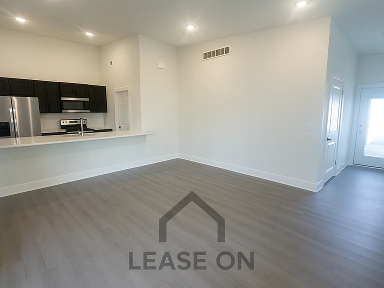 11621 E Harry Ct — Photo 6