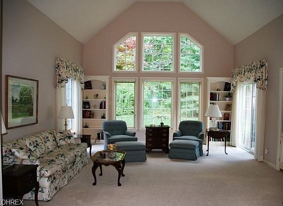 3rd image of 126 Manor Brook Dr