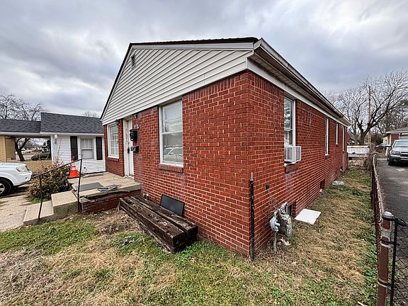2nd image of 1924 N Tibbs Ave