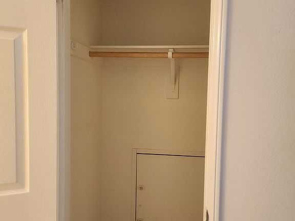 4th image of 44914 Honey Locust Dr