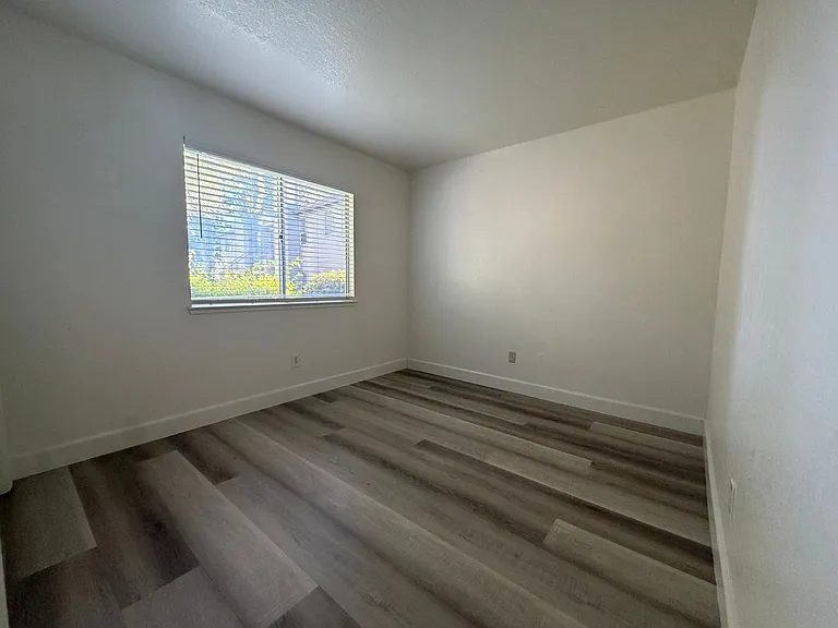 9151 Newhall Dr #116 — Photo 27