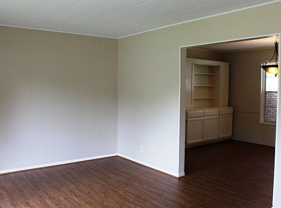4th image of 708 Kiester Ln