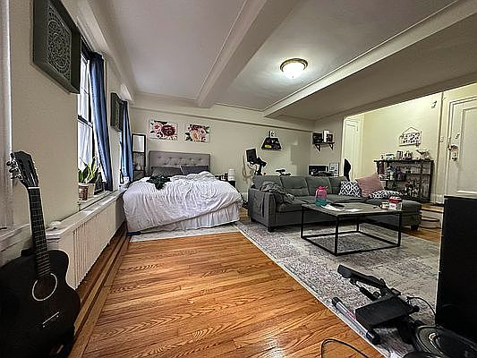 4th image of 310 E 55th St #3BB