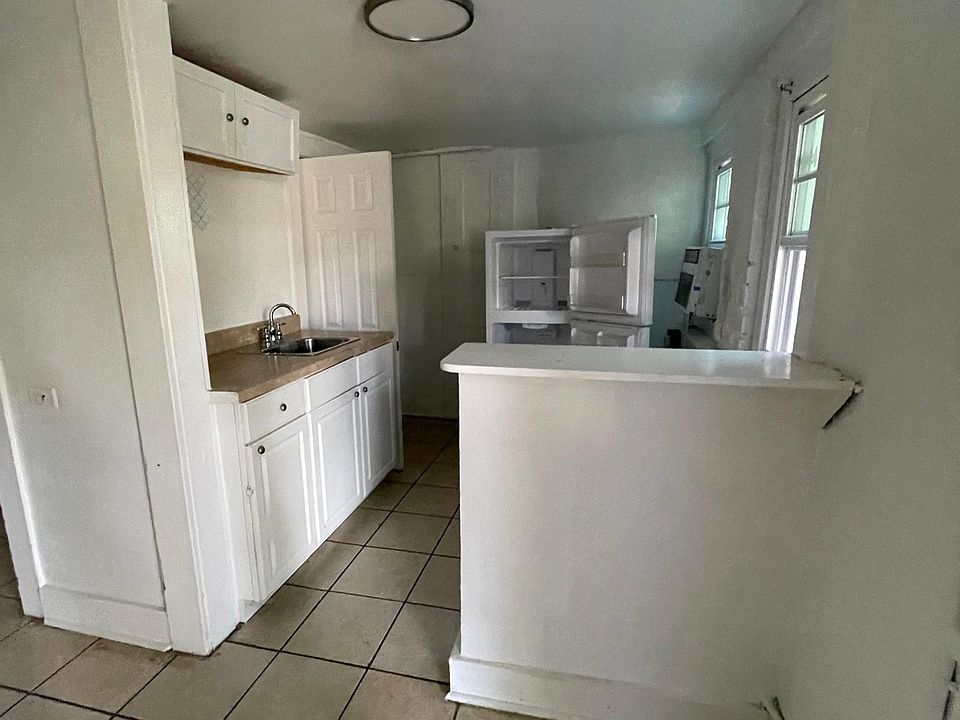 2nd image of 7904 Saint Charles Ave APT L3