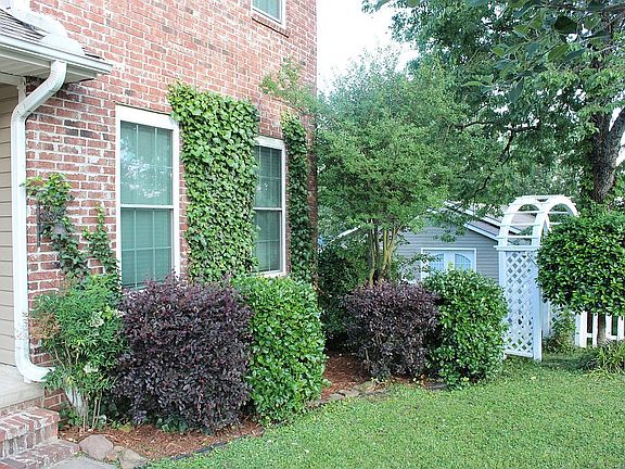 4th image of 8204 Tall Oaks Cv