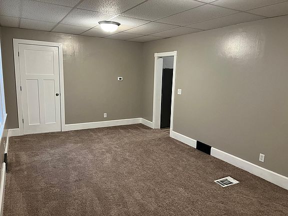 4th image of 139 18th Ave N #1