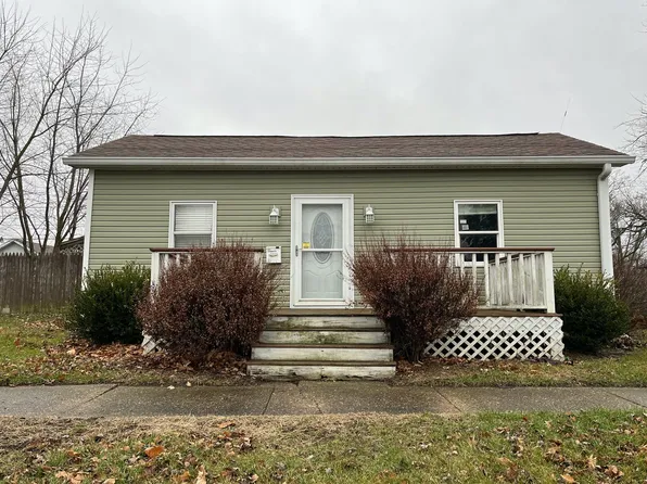 229 5th St, Lincoln, IL 62656