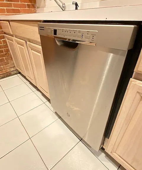 1753 Washington St #8 — Photo 4
