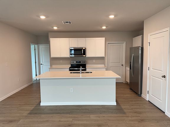 5th image of 8842 Clear View St