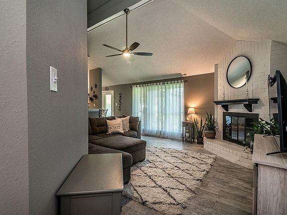 5th image of 5215 Winding Brook Dr