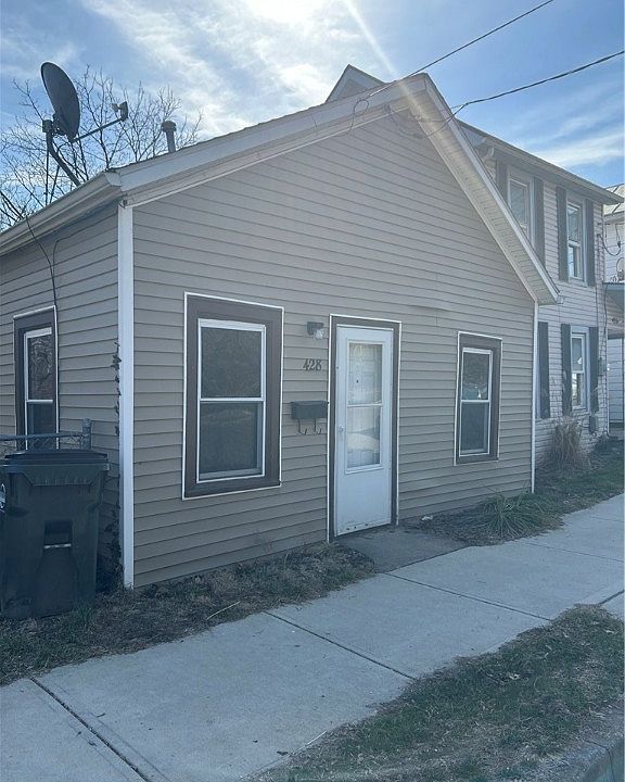 1st image of 428 N 6th St