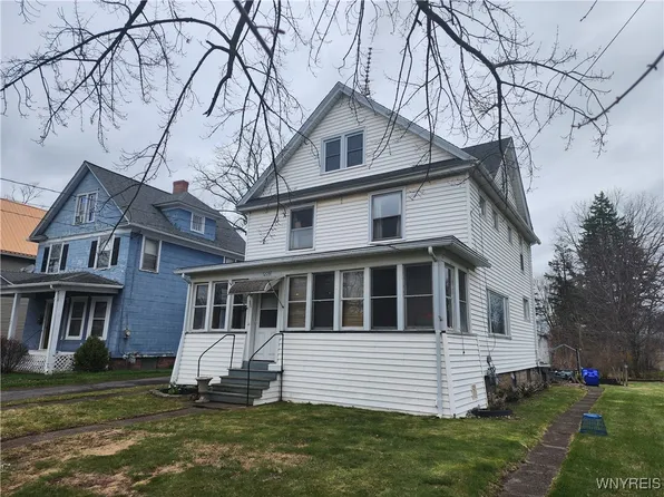 1209 West Ave, Medina, NY 14103