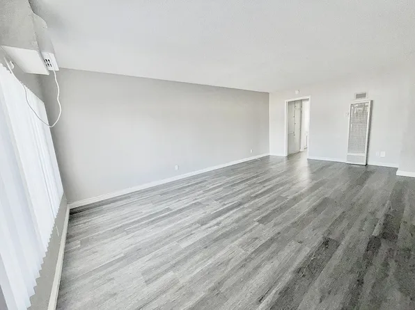 Cazador Court Apartments