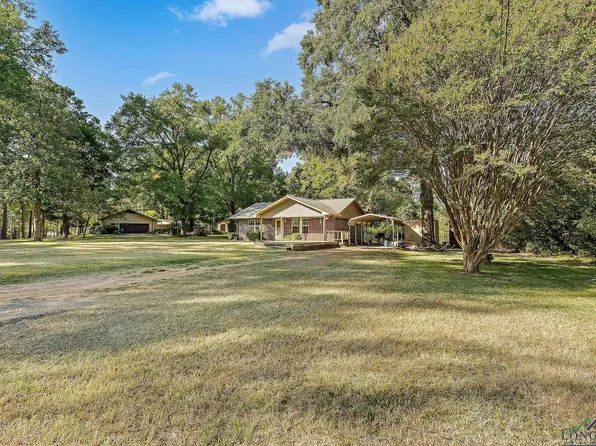 328 Jefferson St, Lone Star, TX 75668