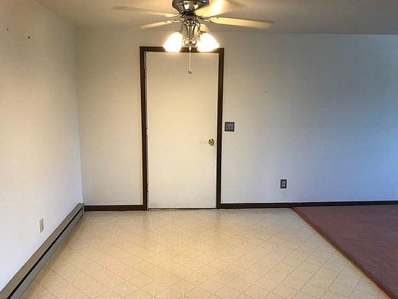 2nd image of 371 Heritage Dr