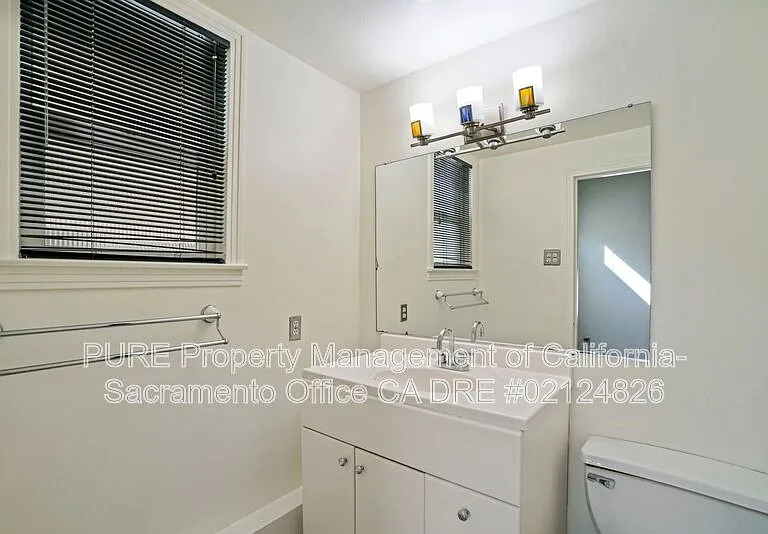 2324 Castro Way — Photo 17