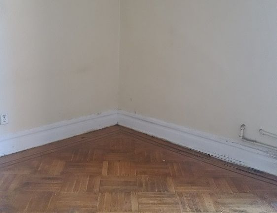 4th image of 49 Macdonough St APT 9