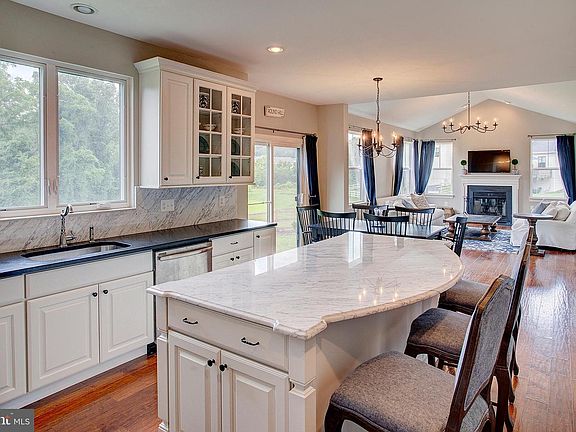 4th image of 35691 Kedleston Ct