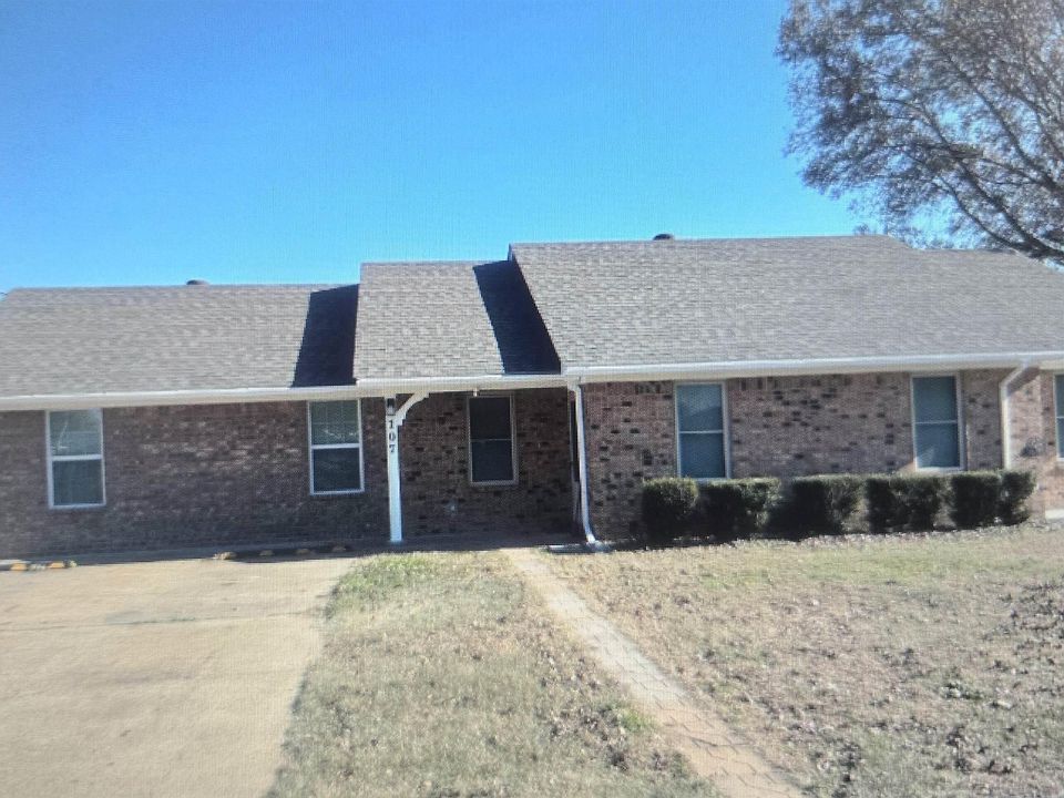 1st image of 107 Esker Dr