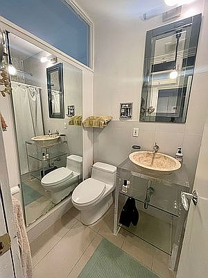 4th image of 701 Franklin Ave APT 1A