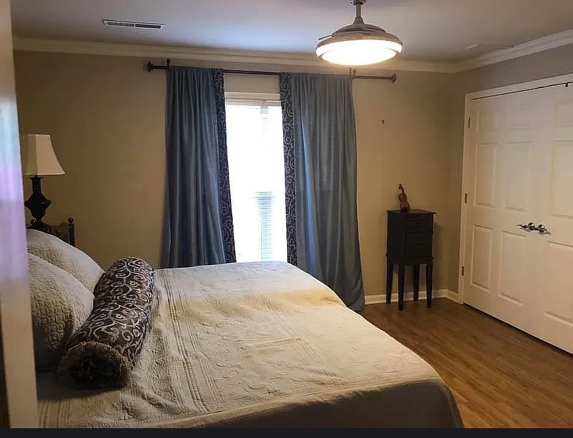 2 bed, 2.5 bath, 1500 sqft, $1,700 — Photo 3
